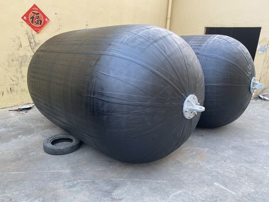 Konstruktionsdruck 0,05-0,08 MPa Pneumatischer Gummipuffer Schlingentyp Einfache Installation Geeignet für Schiffsanlegemanöver