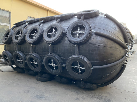 Anlegende Dock-Stoßdämpfer ISO17357 Marine Pneumatic Rubber Fenders Ship