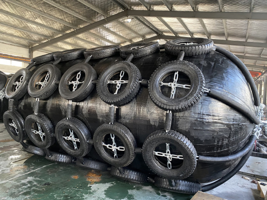 Boots-sich hin- und herbewegendes Fender-Yokohama-Dock Stoß-Marine Rubber Fenders festmachen