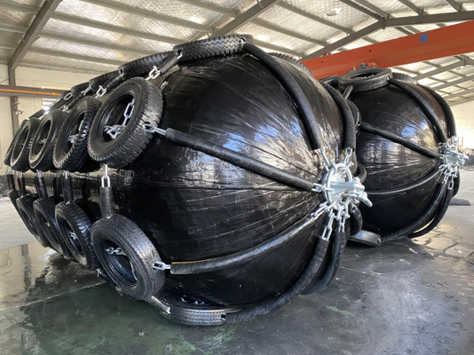 Pneumatischer Gummipuffer STQ STB Yokohama in den Bohrinseln