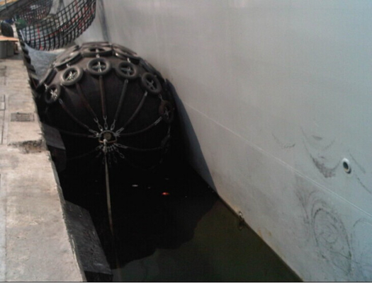 Gummipuffer ISO 17357 Absorption 80kpa Marine Dock Fenders High Energy für Boote