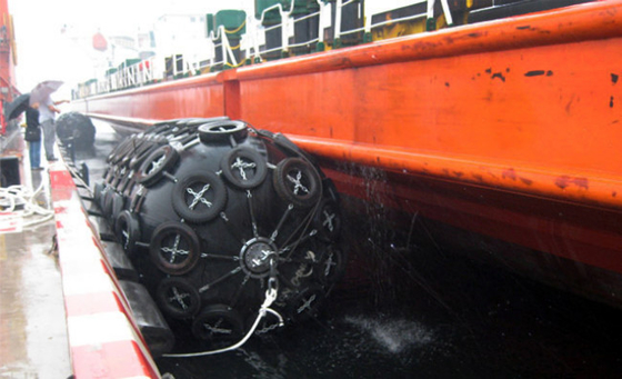 Luftdichtheits-Riemen-Fender-Antiexplosion Marine Floating Pneumatic Rubber Fenders