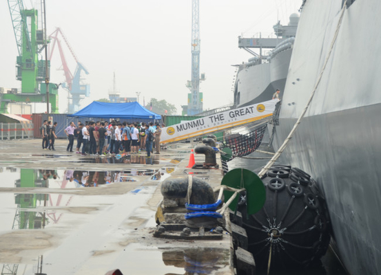 Boot, das Gummipuffer des Schutz-Schiffs-Gummipuffer-0.05mpa Yokohama festmacht