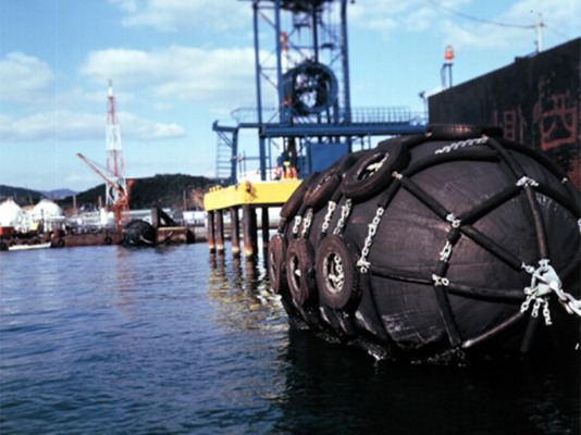 Pneumatischer Gummipuffer Reifen-Netto-Yokohamas, der Fender-Arten des Schiffs-0.05mpa ankoppelt